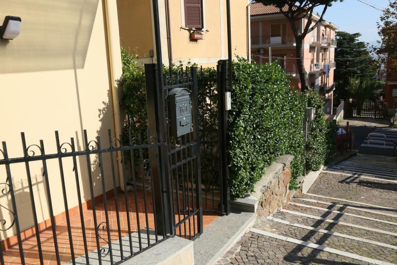 Alloggio Turistico Giuly Id 3807 モンテ・ポルツィオ・カトーネ エクステリア 写真